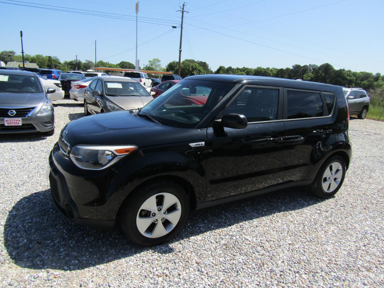 2016 Black /Gray Kia Soul (KNDJN2A29G7) with an 4 CYL engine, Automatic transmission, located at 15016 S Hwy 231, Midland City, AL, 36350, (334) 983-3001, 31.306210, -85.495277 - Photo #2